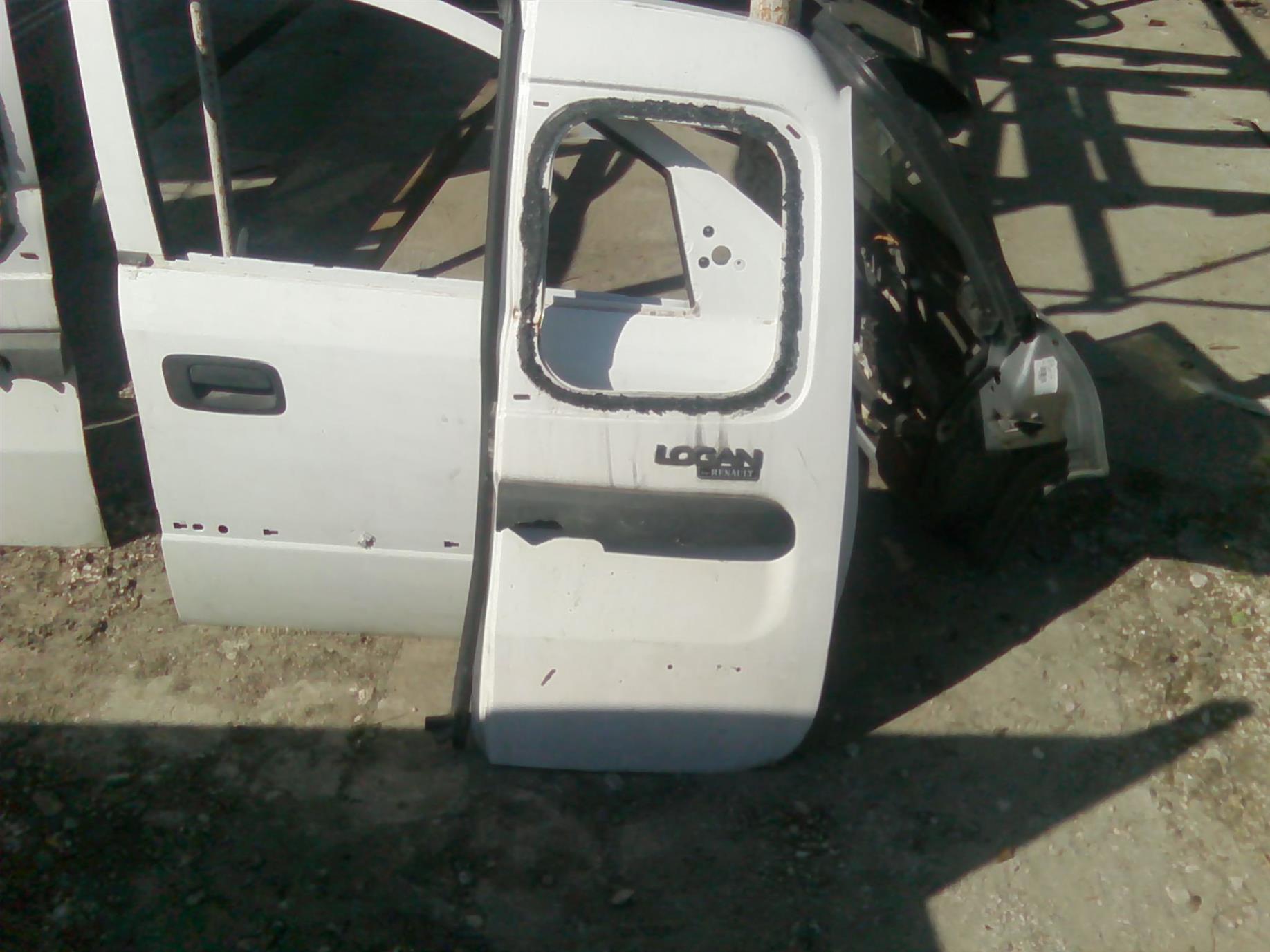 usa dreapta spate spate lovita Dacia Logan MCV