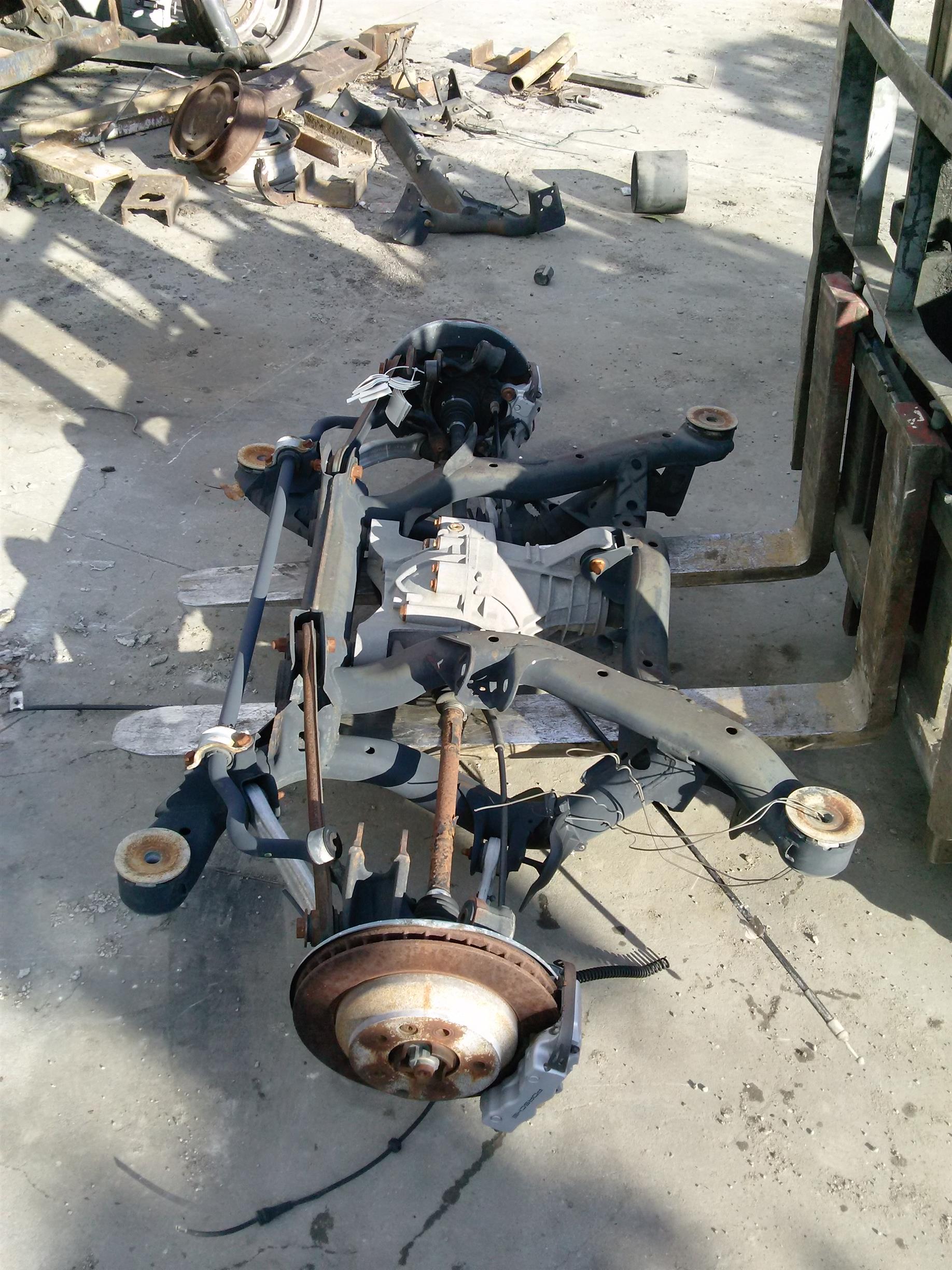 tirant dreapta spate Porsche Cayenne, an 2006
