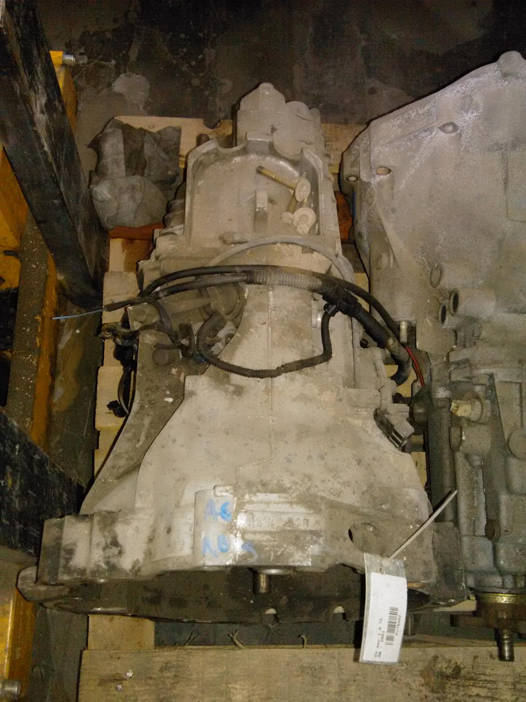 cutie viteze mecanica Audi A6, 1.8TS, an 2001
