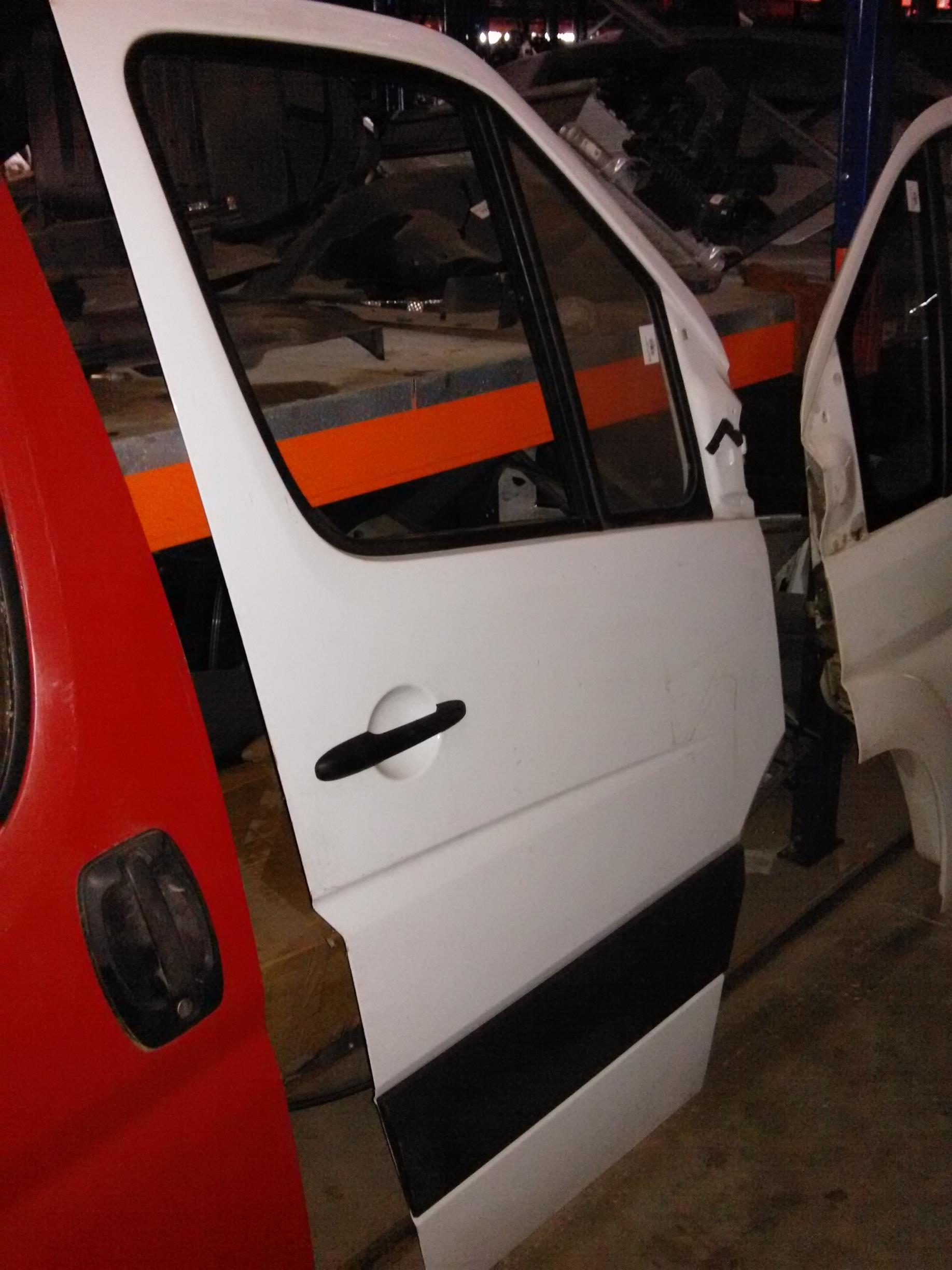 usa dreapta fata completa Mercedes Sprinter, an 2010