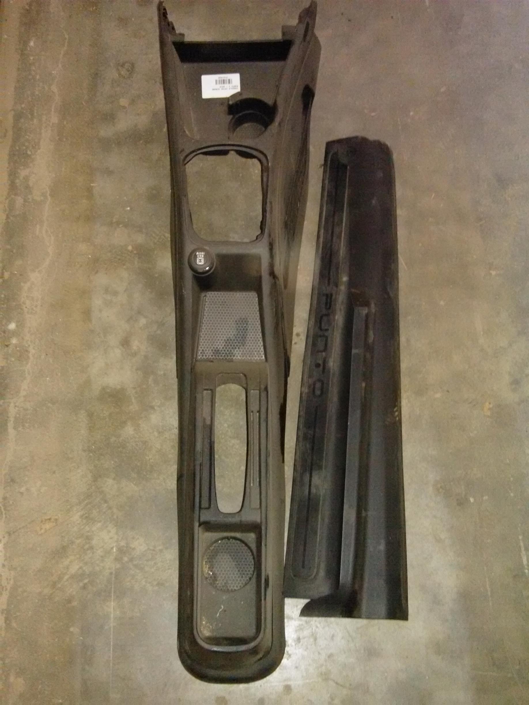 consola intre scaune Fiat Punto 3, an 2010