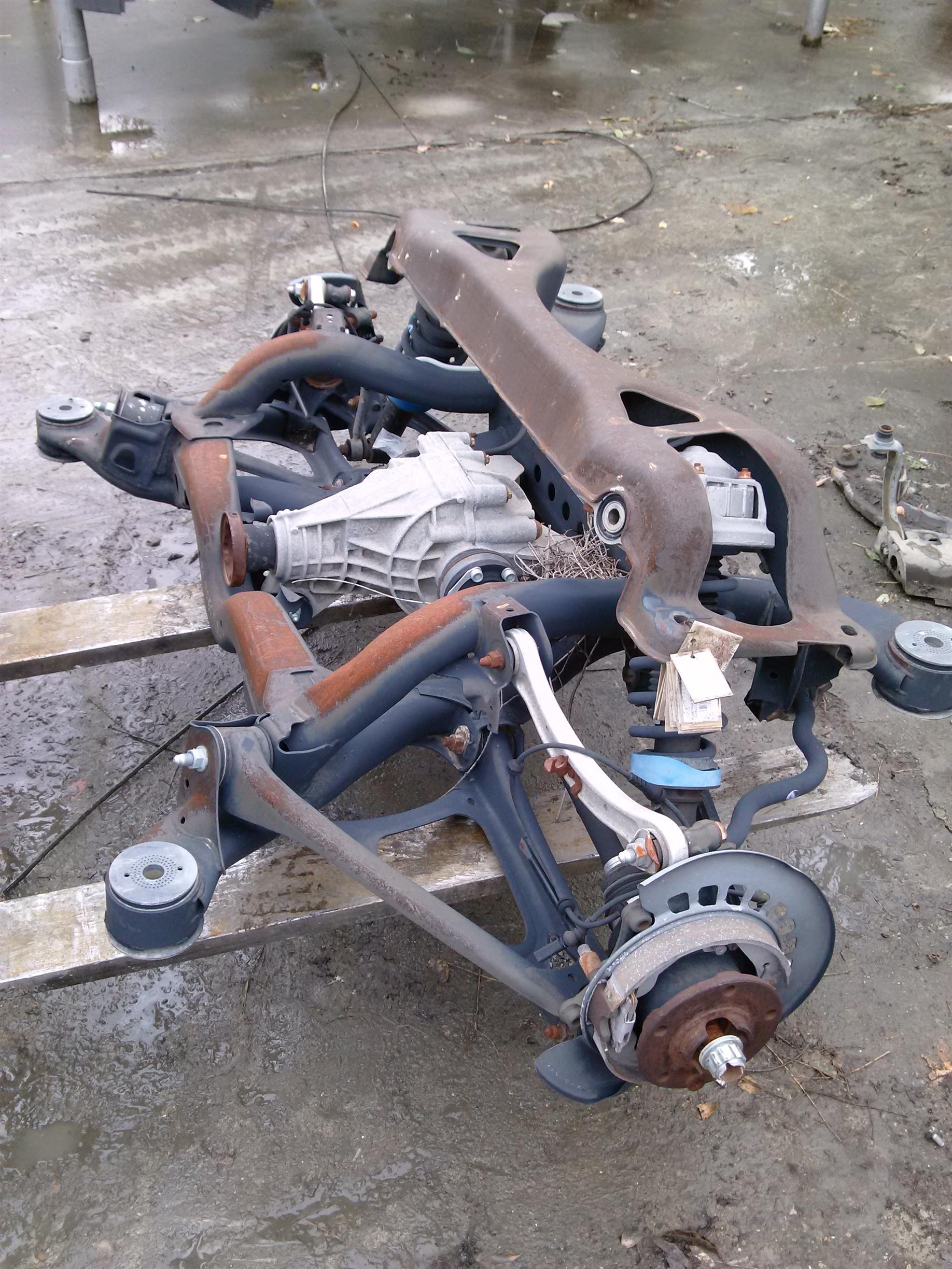 amortizor si arc stanga spate Volkswagen Touareg, 3.2D, an 2005